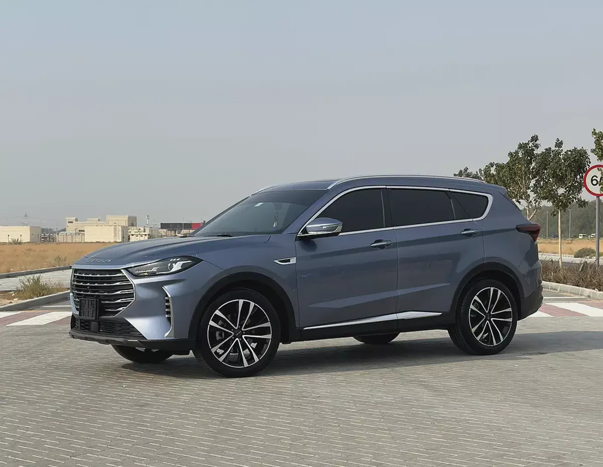 2023 Jetour X70 Plus | GCC Specs | Dark Blue / Red Leather | 25,000 km | Single Owner-4-4