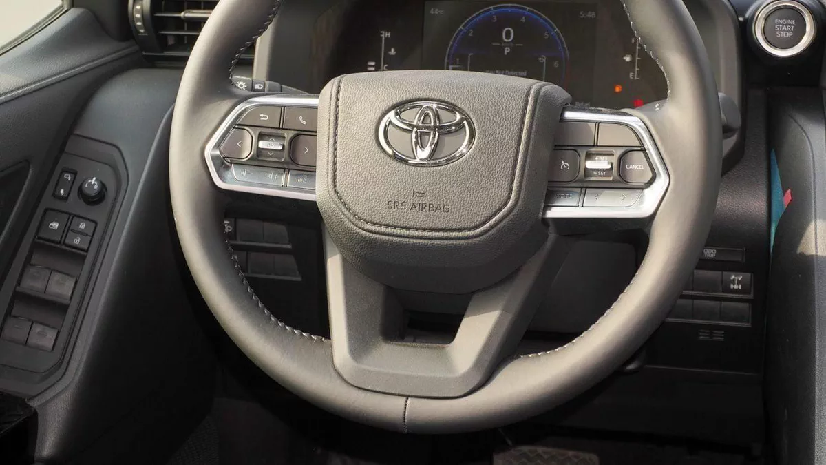Toyota Land Cruiser GXR 4.0L V6-4-0