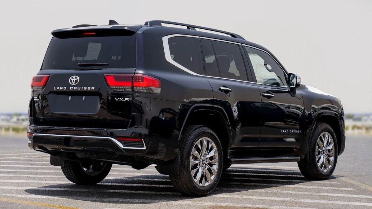 Toyota Land Cruiser VXR Diesel Full Option-9-9