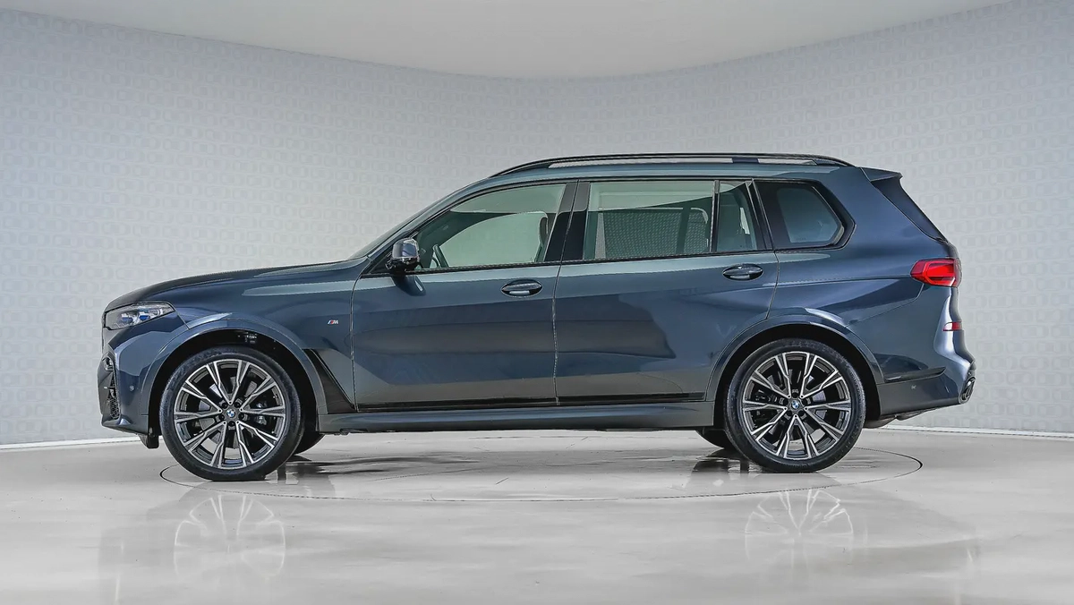 UAEs Very Best Example | AED 3,870 PM |  X7 M50i Low KM-10-10