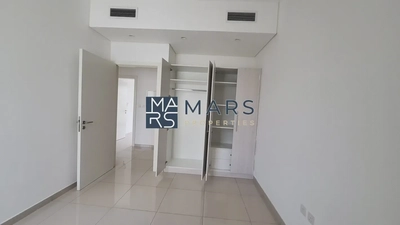 Spacious, Luxury 3 Bedroom Townhouse with Close Kitchen Available For Rent-10