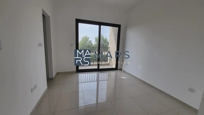 Spacious, Luxury 3 Bedroom Townhouse with Close Kitchen Available For Rent-17