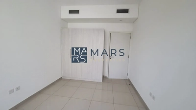 Spacious, Luxury 3 Bedroom Townhouse with Close Kitchen Available For Rent-1