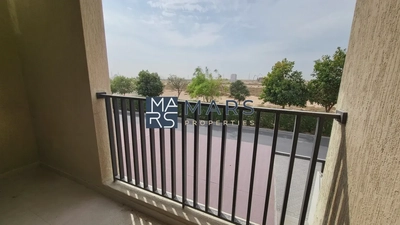 Spacious, Luxury 3 Bedroom Townhouse with Close Kitchen Available For Rent-7