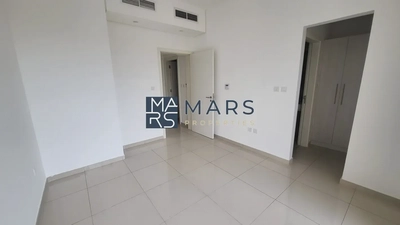 Spacious, Luxury 3 Bedroom Townhouse with Close Kitchen Available For Rent-8