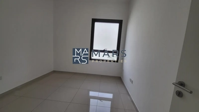 Spacious, Luxury 3 Bedroom Townhouse with Close Kitchen Available For Rent-9