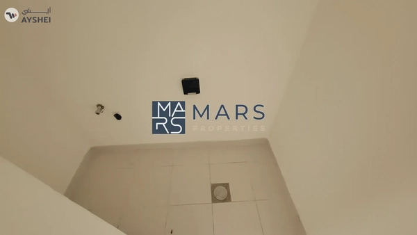 Spacious, Luxury 3 Bedroom Townhouse with Close Kitchen Available For Rent