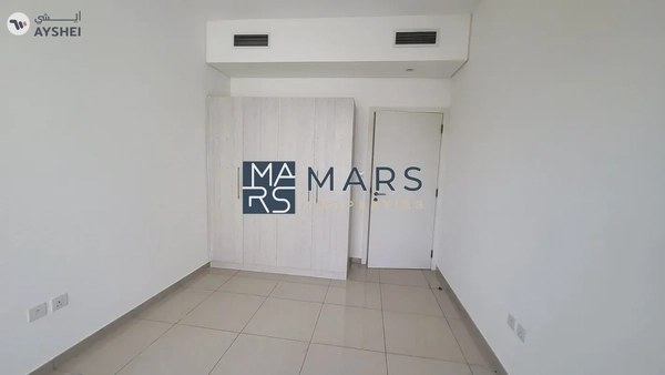 Spacious, Luxury 3 Bedroom Townhouse with Close Kitchen Available For Rent