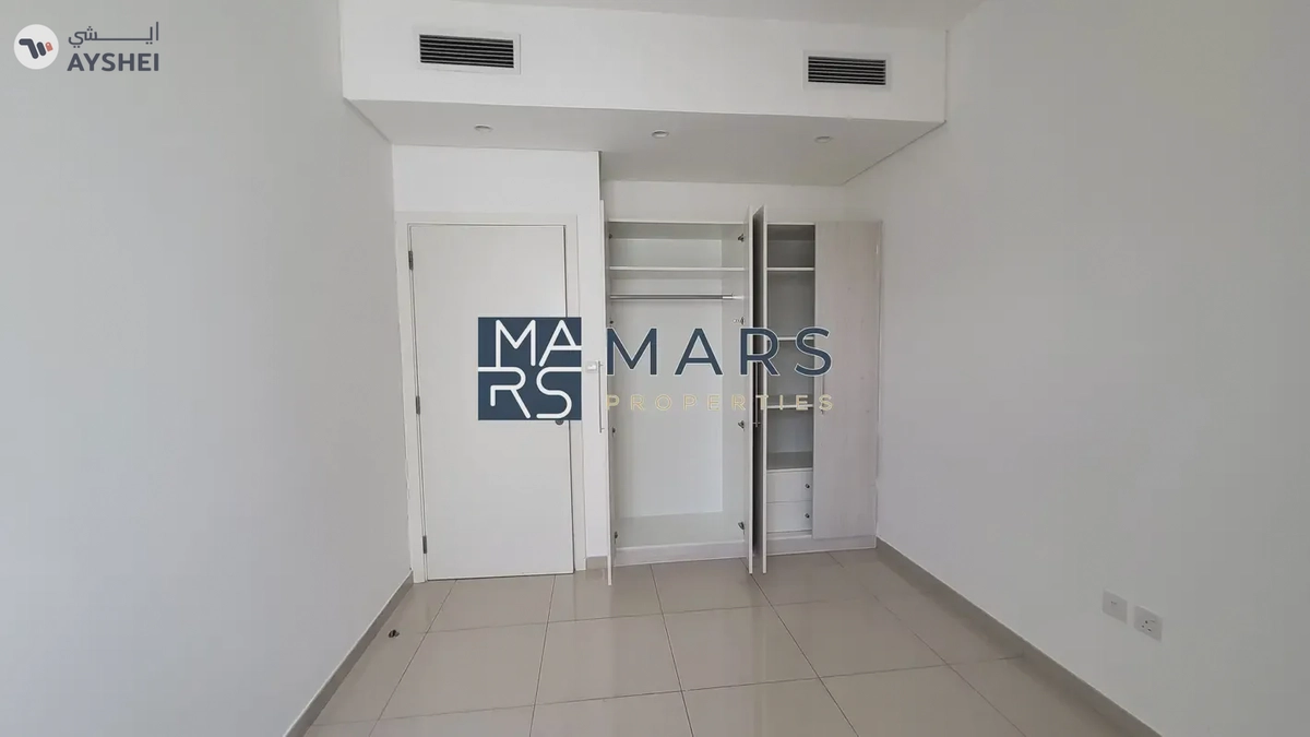 Spacious, Luxury 3 Bedroom Townhouse with Close Kitchen Available For Rent-4-4