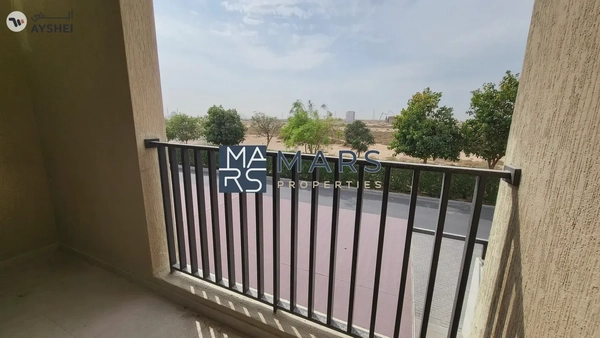 Spacious, Luxury 3 Bedroom Townhouse with Close Kitchen Available For Rent