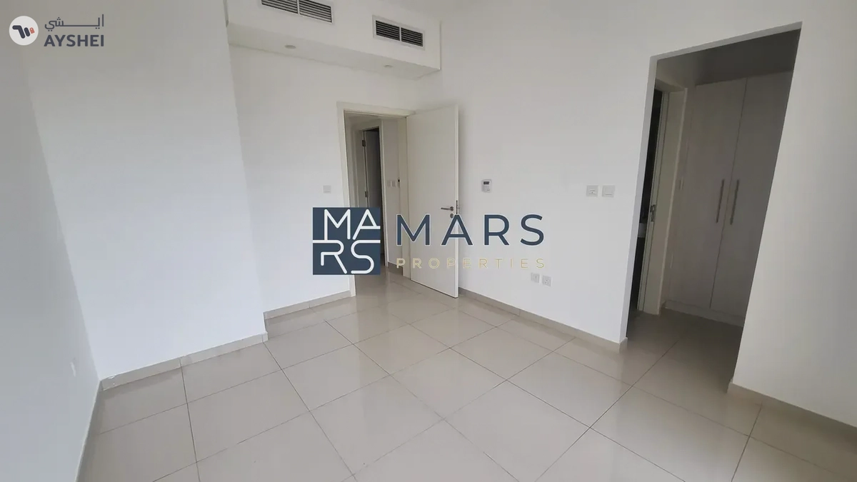 Spacious, Luxury 3 Bedroom Townhouse with Close Kitchen Available For Rent-8-8