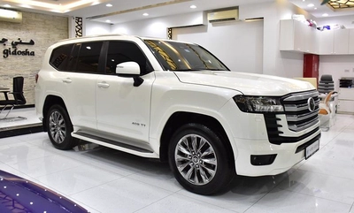 Toyota Land Cruiser GXR Twin Turbo 409 TT ( 2025 Model ) in White Color GCC Specs-4