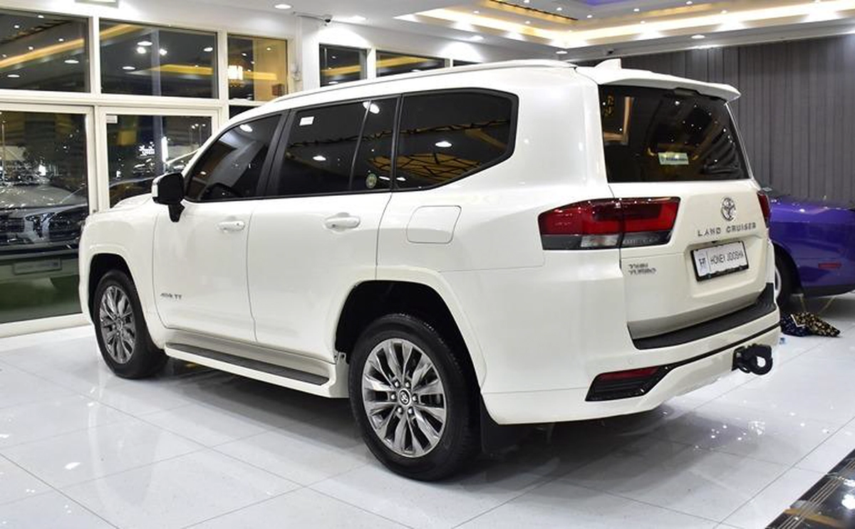 Toyota Land Cruiser GXR Twin Turbo 409 TT ( 2025 Model ) in White Color GCC Specs-12-12