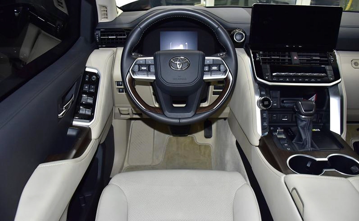 Toyota Land Cruiser GXR Twin Turbo 409 TT ( 2025 Model ) in White Color GCC Specs-13-13