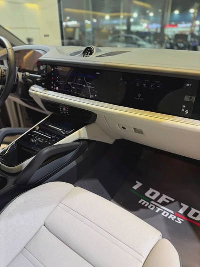 2025 Porsche Cayenne Coupe  GCC Only 10000 km-9