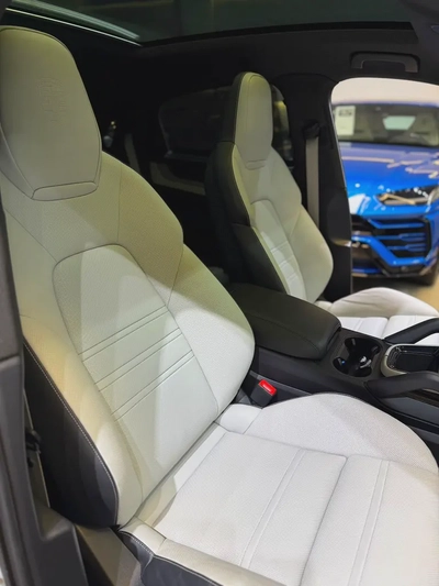 2025 Porsche Cayenne Coupe  GCC Only 10000 km-14