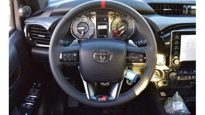 Toyota Hilux Toyota Hilux GR Sport 4.0L Petrol AT 4X4 2024-3