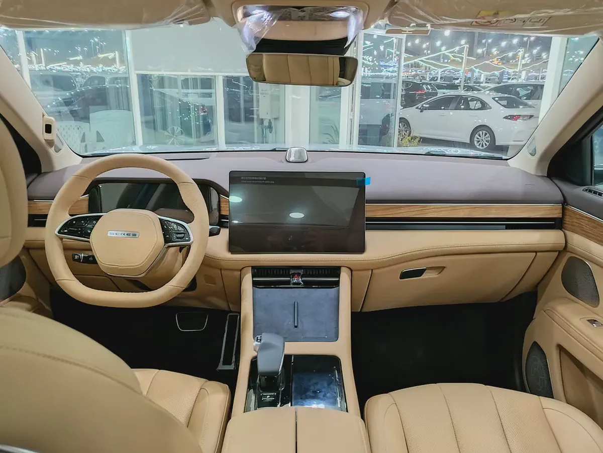 Seres 7 Flagship 2025 GCC Specs-15-15