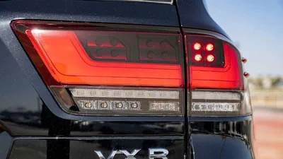 Toyota Land Cruiser VXR 3.5L-7