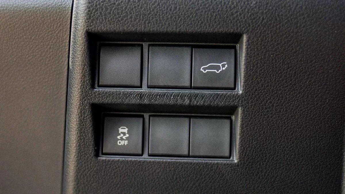 Toyota Land Cruiser VXR 3.5L-17-0
