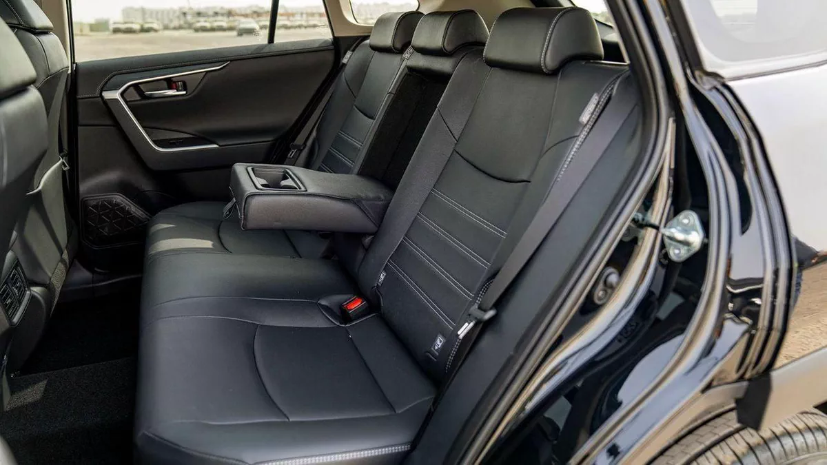 Toyota RAV4 XLE 2.0L-6-0