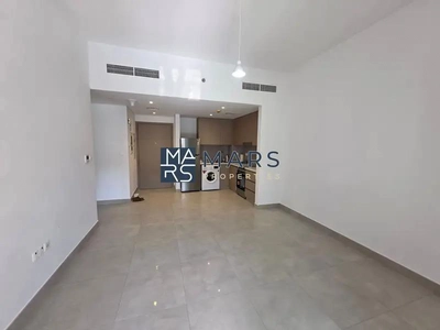 🌊 Sea Breeze Living | 1BR with Pool View!-3