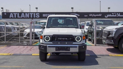 Toyota Land Cruiser 70 HT VXR LX 4.0L V6 A/T Al Futtaim-1