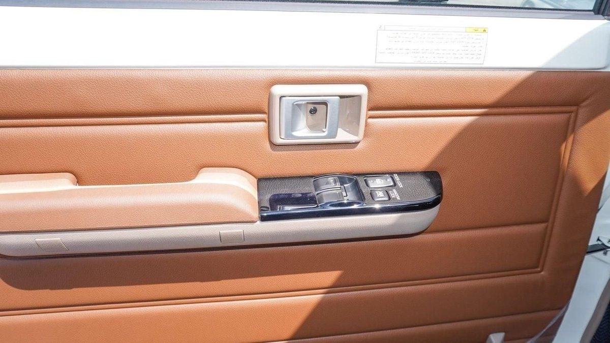 Toyota Land Cruiser 70 HT VXR LX 4.0L V6 A/T Al Futtaim-9-0