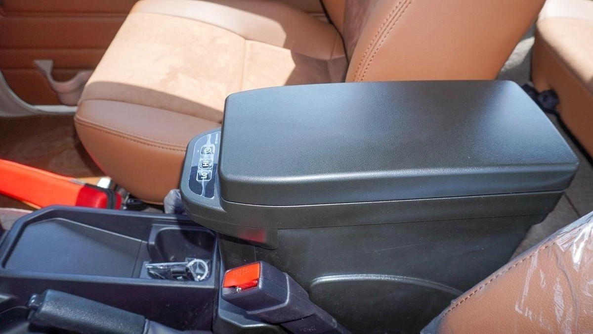 Toyota Land Cruiser 70 HT VXR LX 4.0L V6 A/T Al Futtaim-10-0