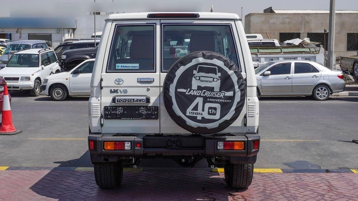 Toyota Land Cruiser 70 HT VXR LX 4.0L V6 A/T Al Futtaim-15-0