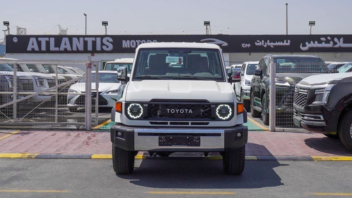 Toyota Land Cruiser 70 HT VXR LX 4.0L V6 A/T Al Futtaim-1-0