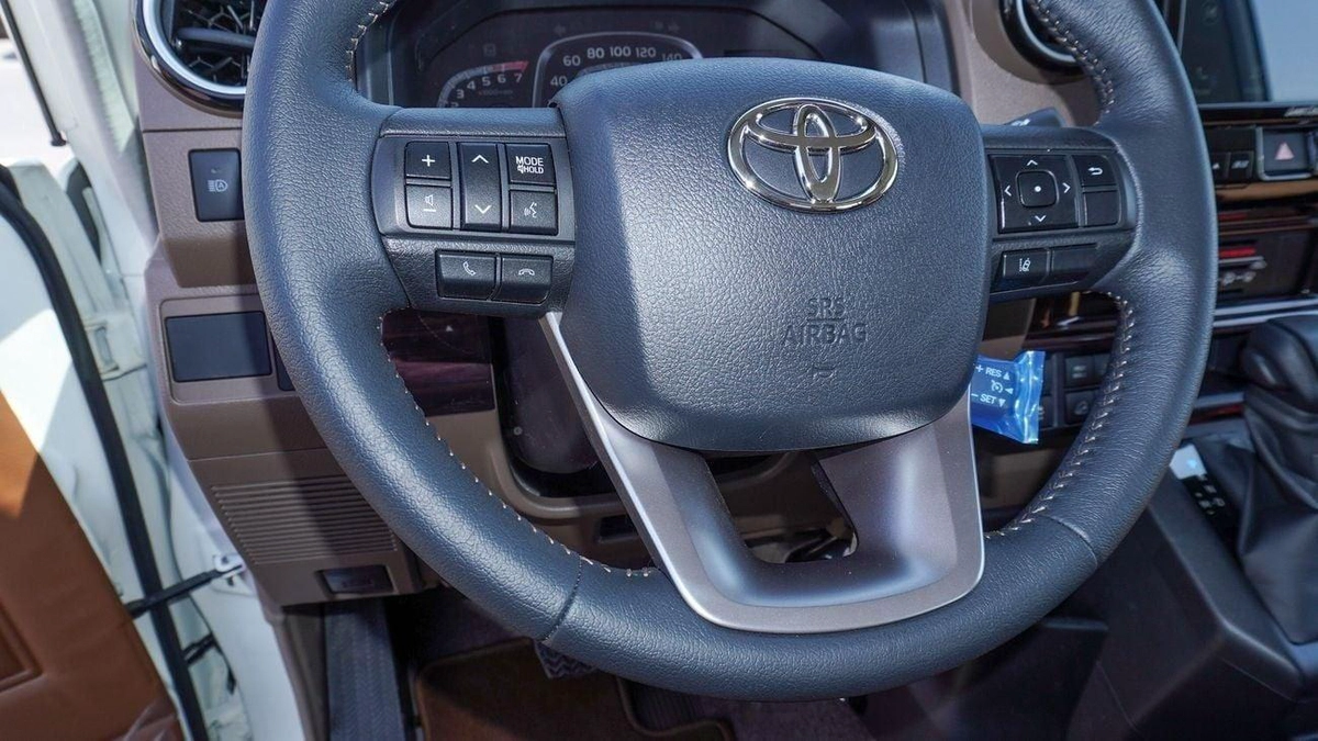 Toyota Land Cruiser 70 HT VXR LX 4.0L V6 A/T Al Futtaim-4-0