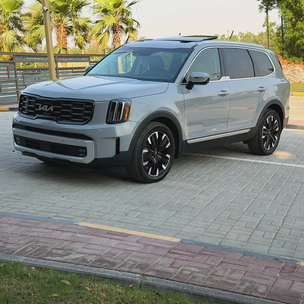 2023 Kia Telluride Premium AWD | Full Option | Panoramic Sunroof | 360° Camera | Luxury SUV-17-17