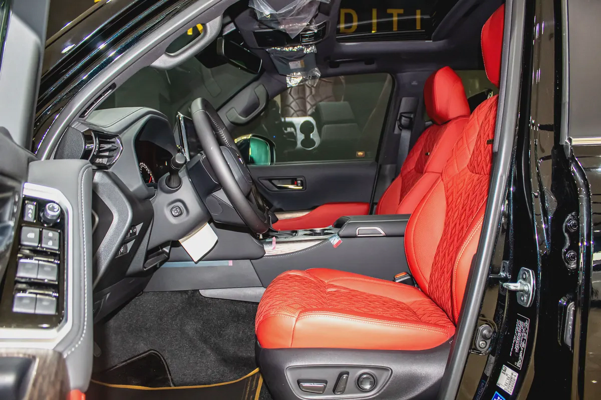 2023 ll Land Cruiser Vxr Twin Turbo ll Vip Seats Upgraded-9-9