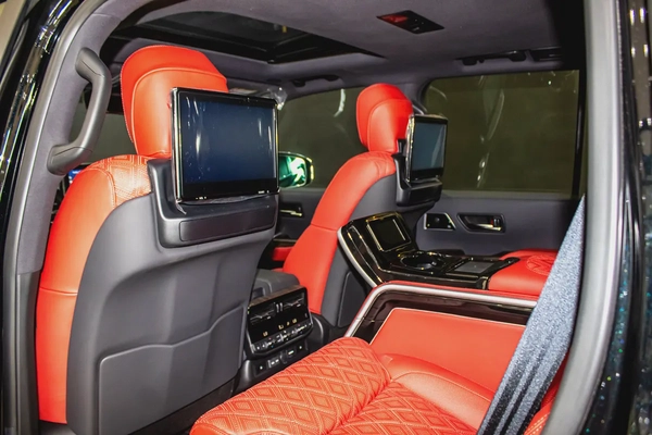 2023 ll Land Cruiser Vxr Twin Turbo ll Vip Seats Upgraded