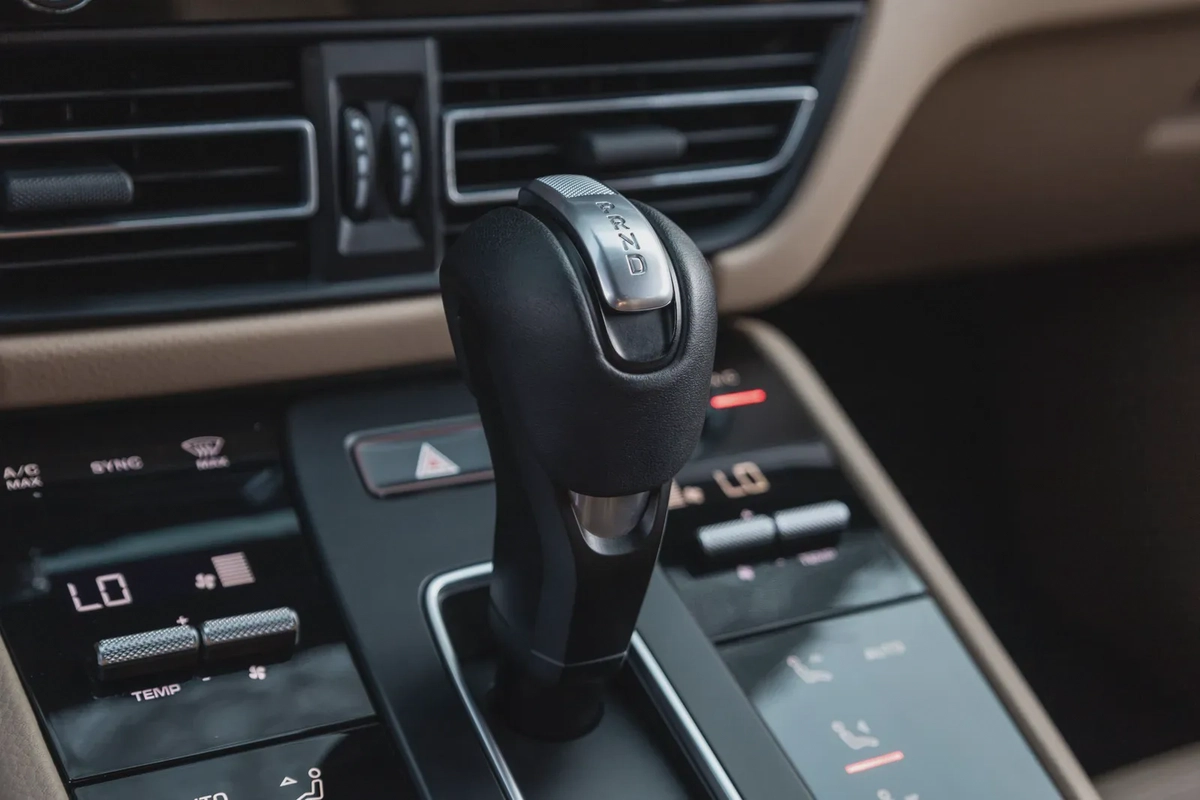 Porsche Macan 2023-9-9