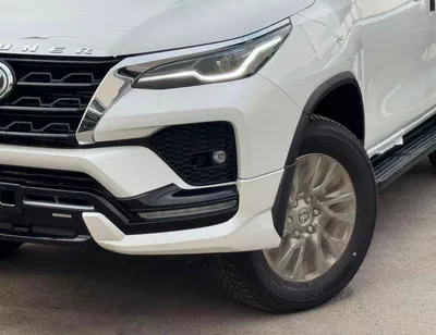 Toyota Fortuner SR5 || 2.8L DIESEL V4 4WD | RADAR | 360*CAMERA | AUTO AC (CODE # FD6FO)-9
