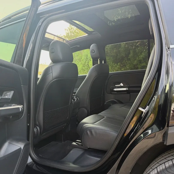 2022 Mercedes-Benz GLB 250 4MATIC | Full Option | Panoramic Sunroof | 360° Camera
