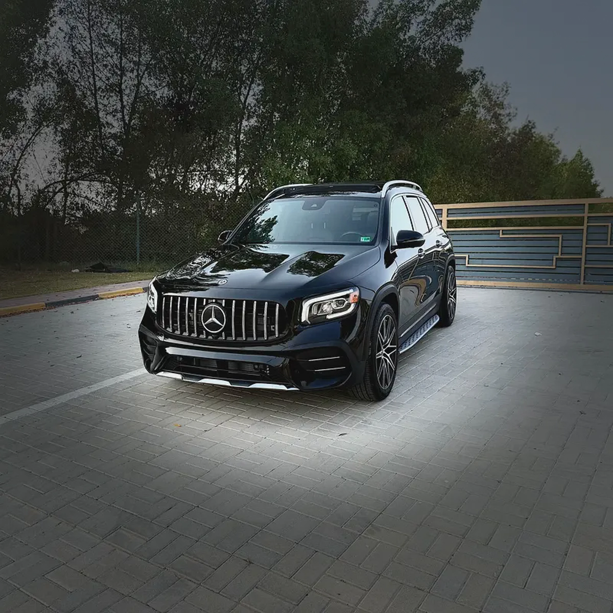 2022 Mercedes-Benz GLB 250 4MATIC | Full Option | Panoramic Sunroof | 360° Camera-18-18