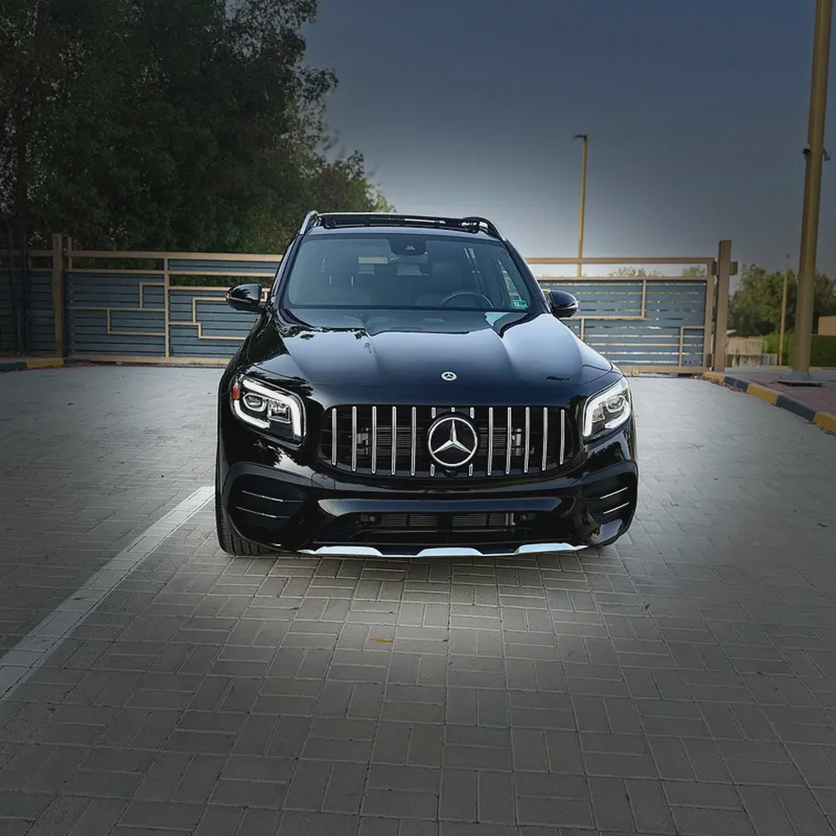 2022 Mercedes-Benz GLB 250 4MATIC | Full Option | Panoramic Sunroof | 360° Camera-1-1