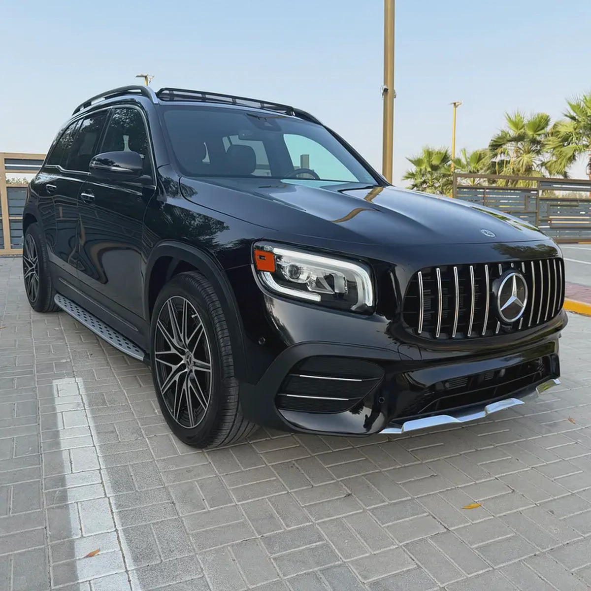 2022 Mercedes-Benz GLB 250 4MATIC | Full Option | Panoramic Sunroof | 360° Camera-2-2