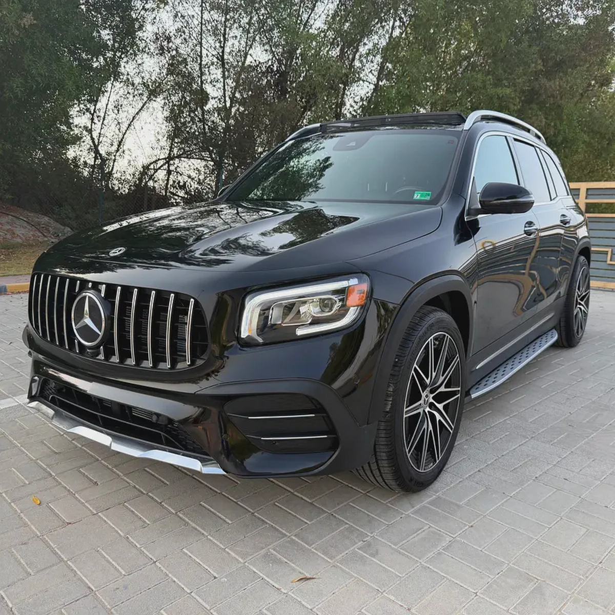2022 Mercedes-Benz GLB 250 4MATIC | Full Option | Panoramic Sunroof | 360° Camera-3-3