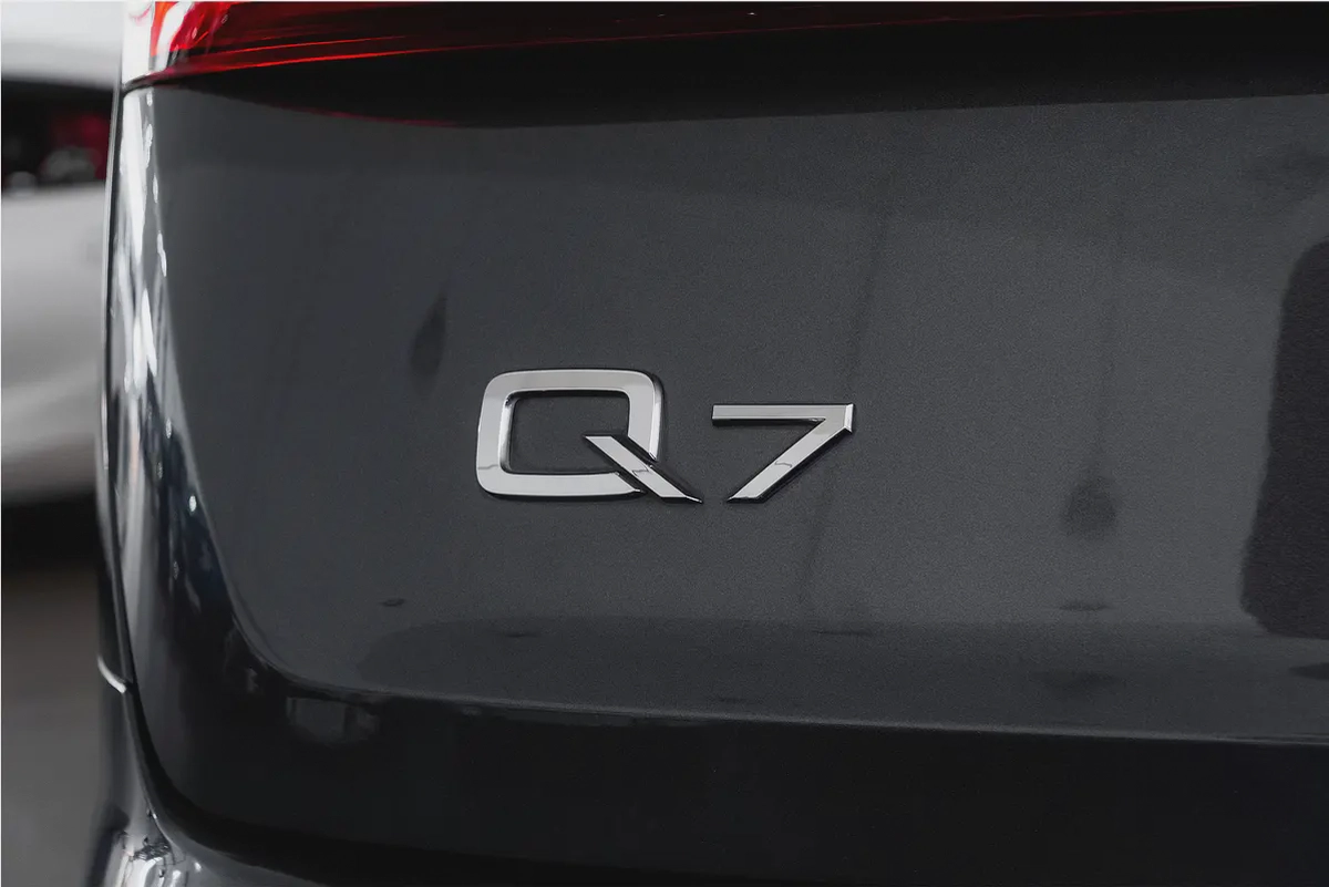 3,244 AED / 60 months | 0% DP | 2022 Audi Q7 55TFSi S Line / Audi Warranty  Service Plan