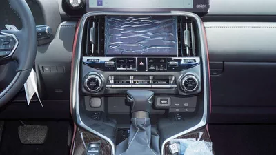 Lexus LX600 SIGNATURE 3.5L V6-7