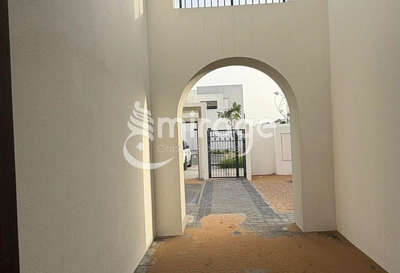 Spacious 3BR Villa | Single Row | Prime Area-9