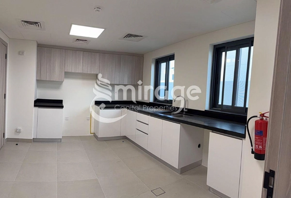 Spacious 3BR Villa | Single Row | Prime Area