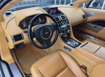 GCC | Low Mileage | Luxury 4 Door | Golden  Silver Blonde Exterior | Sahara Tan Interior-9