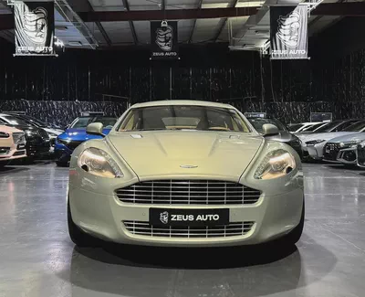 GCC | Low Mileage | Luxury 4 Door | Golden  Silver Blonde Exterior | Sahara Tan Interior-1