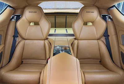 GCC | Low Mileage | Luxury 4 Door | Golden  Silver Blonde Exterior | Sahara Tan Interior-19