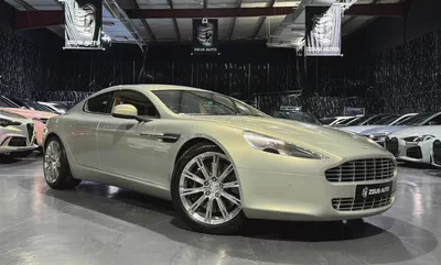 GCC | Low Mileage | Luxury 4 Door | Golden  Silver Blonde Exterior | Sahara Tan Interior-2